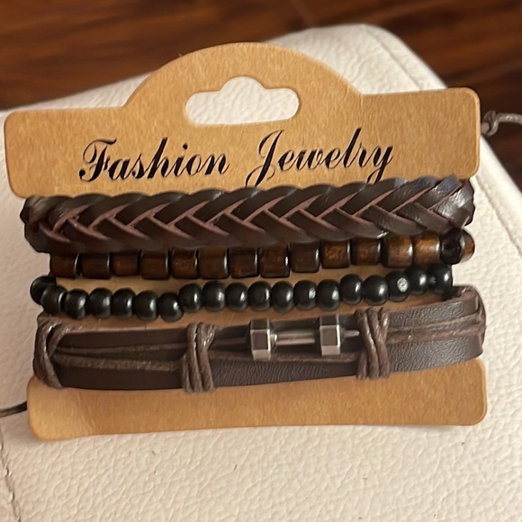 NWT- Multilayers Bracelet for Women - Picture 2 of 2